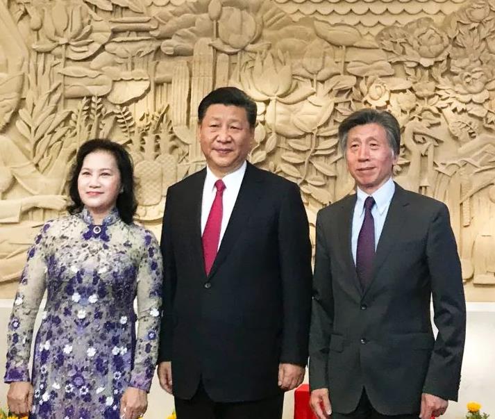 习总书记见证越中友谊宫落成 范迪安汇报艺术创作
