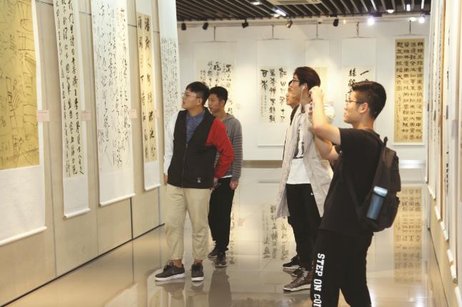 ���າī����˿·�� �й��������黭���Ҿ�Ʒչ������չ