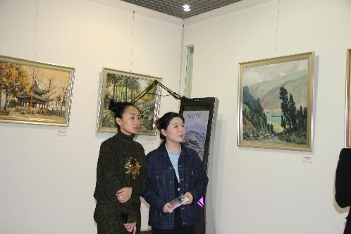 ����ɫ��������������������Ʒչ���쿪չ