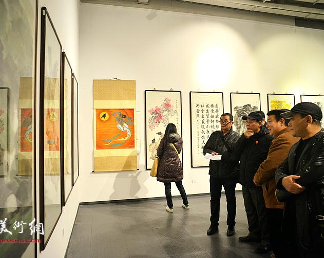 天津市举办知名书画家优秀作品展
