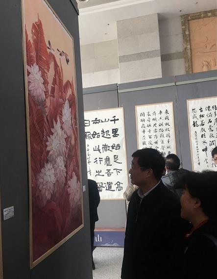 �γ���130�������黭��Ʒչ��