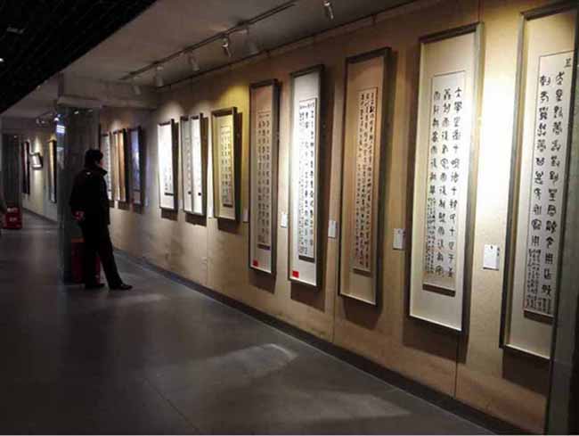 �±��������ġ�����ƽ�黭չ�ڰ��ջ��ȿ�Ļ