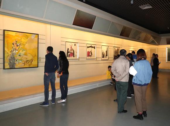 ���빤������ѧԺʦ����Ʒ��չ�ڳ��ݲ���ݿ�Ļ