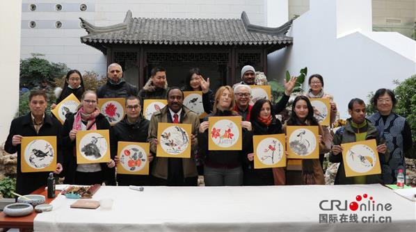 60����������Ʒ�����ھ�չ��