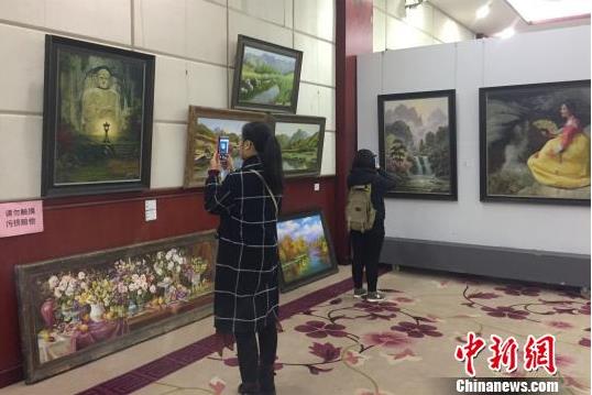 “当代朝鲜油画精品展”江西南昌开幕