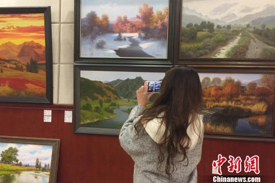 “当代朝鲜油画精品展”江西南昌开幕
