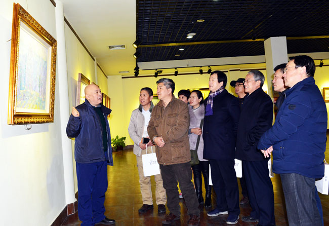 ������ʡ������Э�ḱ��ϯ��ΰ�⣨��һ����չ�������ͻ���Ʒ����-------������ɽ����������������Ļ�������ų���־ֳ�֣���£����ģ��������о��������ݹݳ����ף����������й��쵼һͬ�ι�չ����