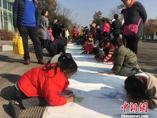 ��ͯ��������������Ʒ��չ ������ס��ͯ������