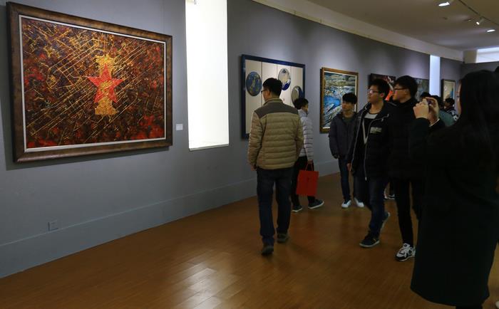 ���Ľ�ȫ���ử��Ʒչ���ϲ�¡�ؾ���