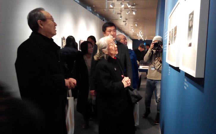 �й��ִ���ƽ���������׹�Ԫ�����ع�չ