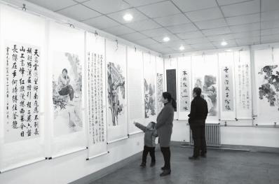 ���ؾٰ�ӭ���黭��Ʒչ��