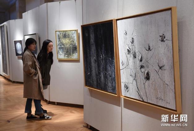 �Ͼ���ׯѧԺ�ٰ컭չ��ף��У90����