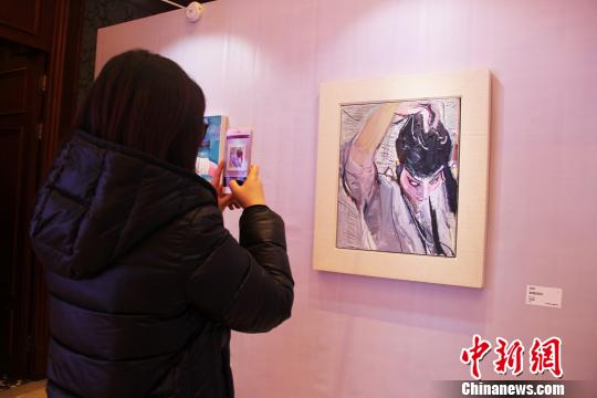 中国当代女艺术家绘画展在渝举办