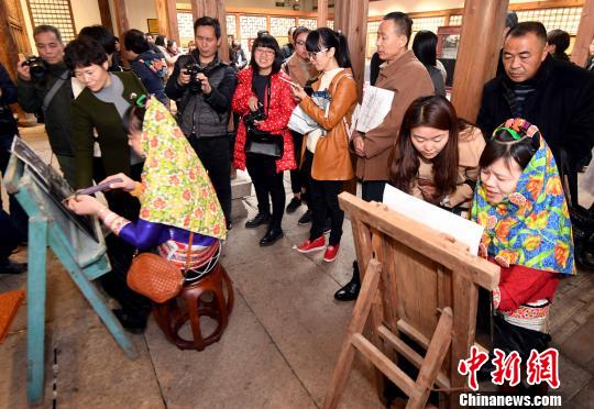 �����ٰ�Ů��Ӱ����ʦ��Ʒչ