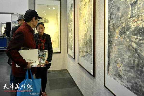 ��������µ���120�����黭��ƷѲչ�߽����