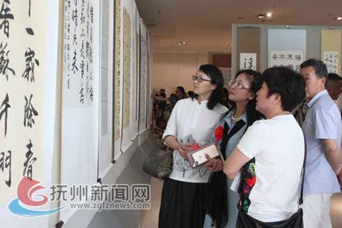 ����-�����黭��չ�ڸ��ݲ���ݿ�Ļ