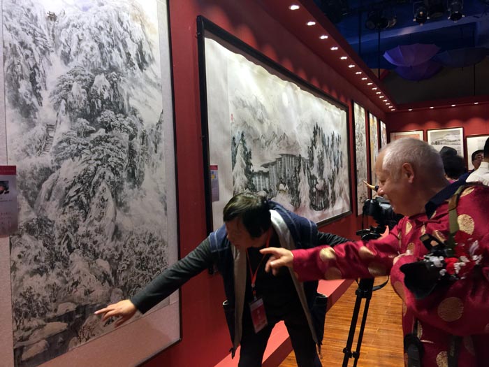中外艺术家交流冰雪画