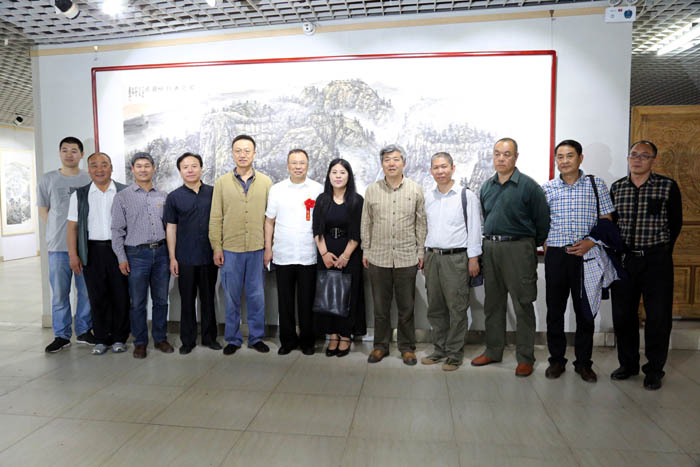 ��չ�ֳ������Ҽ��α��ֳ���Ӱ����