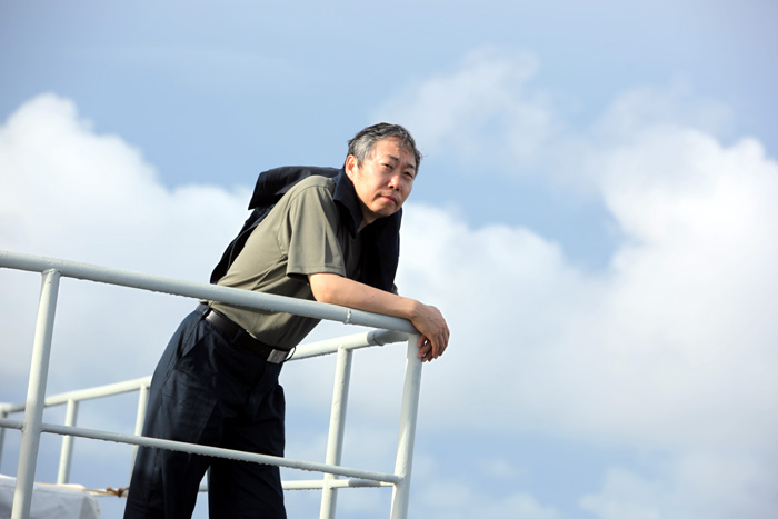 �������