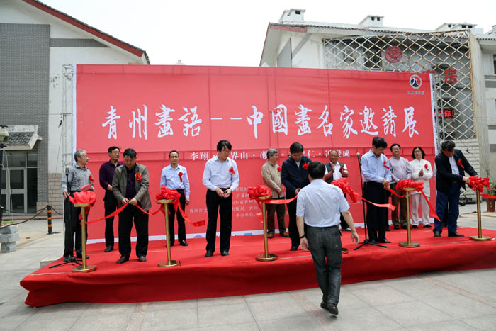 �������ͬ�ޡ����񻪡�����ա������޹�ͬΪ��Ļʽ����