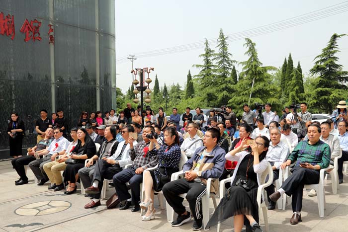 ��Ļʽ�ֳ��α��Ƽ�