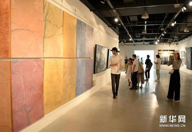 ��������ѧԺ�ٰ�2017���Ʊ�ҵ����Ʒչ