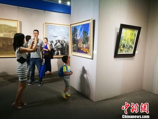 ����������Ʒչ�״δ��ģ�ھ�չ��