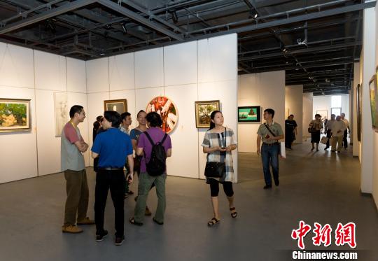 ����ʡ��˿�����ݽ��� չ���������껭����Ʒ