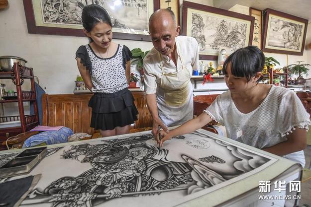 �ӱ���ǿ���ŷ�̼�ۻ���ϲ������