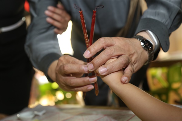 书法家姜洪发起《学写汉字》书法教育公益活动在京举行