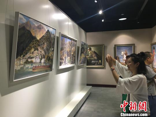 ����һȺũ���ͻ���20�����ũ����������