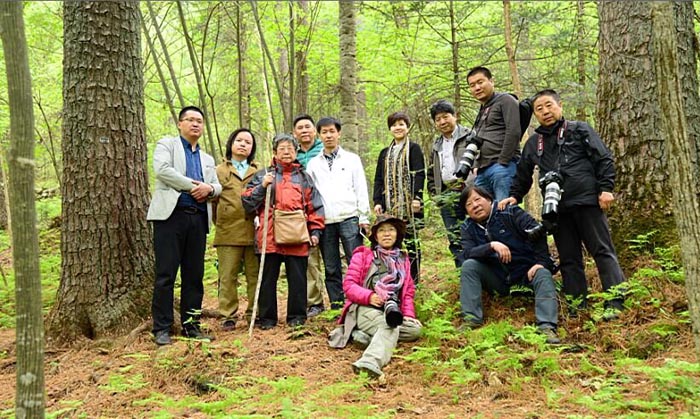 于志学率冰雪画派在小兴安岭红松故乡五营原始森林写生