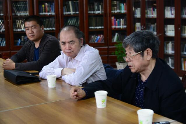 座谈会现场 于志学在发言