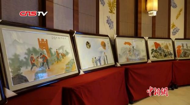 江西陶瓷艺术家制作建军主题瓷板画