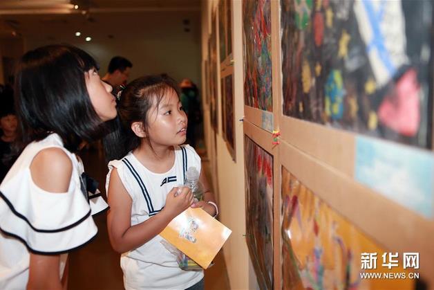 �ڰ˽캣Ͽ�����ٶ�������չ��Ļʽ�ھ�����