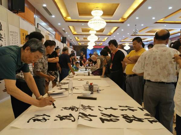 ��ף�۰���������100���黭չ