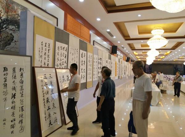 ��ף�۰���������100���黭չ