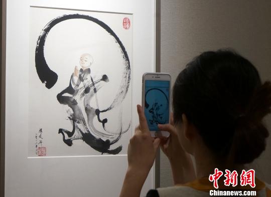 “禅画小和尚水墨艺术展”开幕