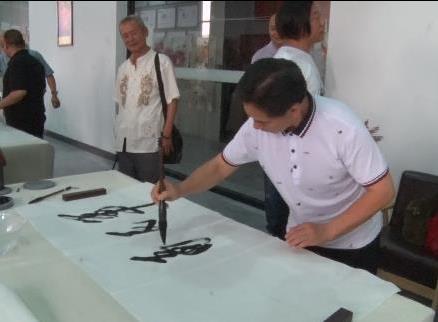 ������˿Ѱ���Ļ�֮������