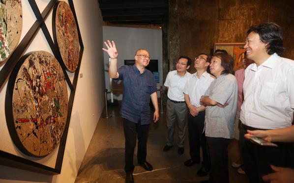 �׽��й�������•���أ������ử��չ��Ļ