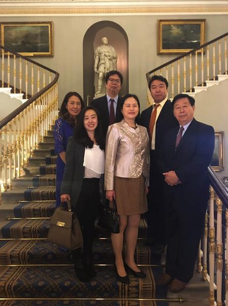 ���������ƽ�����й�����������Ʒչ����Ӣ���׶ؿ�Ļ