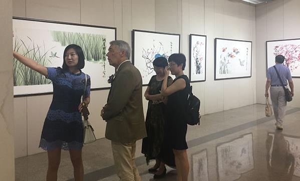 许麟庐之子许化夷 办个人画展纪念父亲