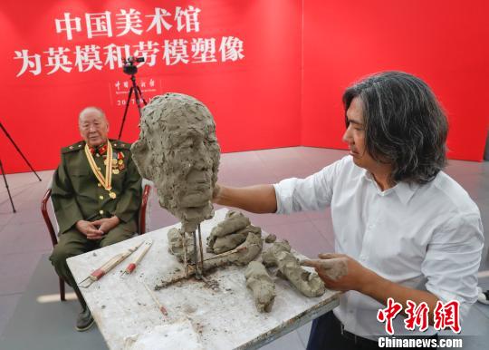 �й������ݹݳ���Ϊɽ��Ϊʱ����ģ����