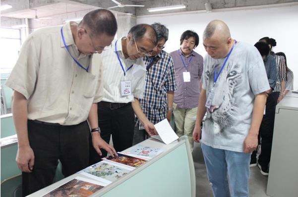 �׽�ȫ������������ʦ��Ʒչ��������Բ������