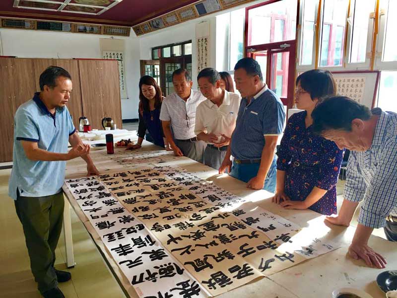 ɽ���黭�����½����߽�������������