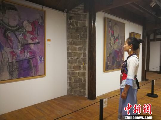 油画大师靳尚谊携画作《画家黄永玉》参加凤凰艺术年展