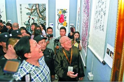 �׽��λӰ�������黭չ���������Ļ���