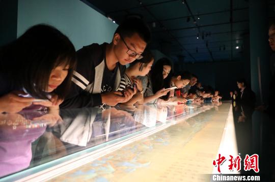 故宫博物院“千里江山”特展实行发号分时参观