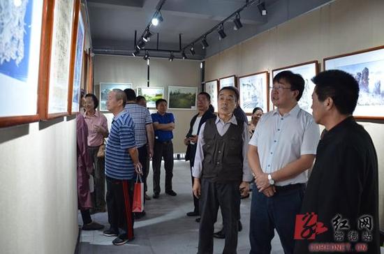 ����ϲӭʮ�Ŵ�ī����硱�黭��Ʒչ��չ