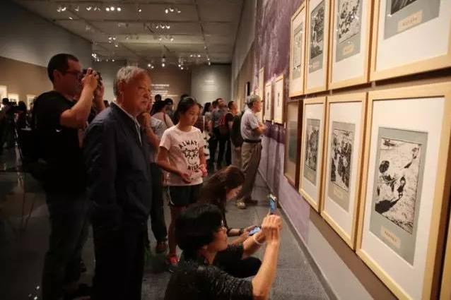 �������߳������������ҡ�����������Ʒ����չ��Ļ